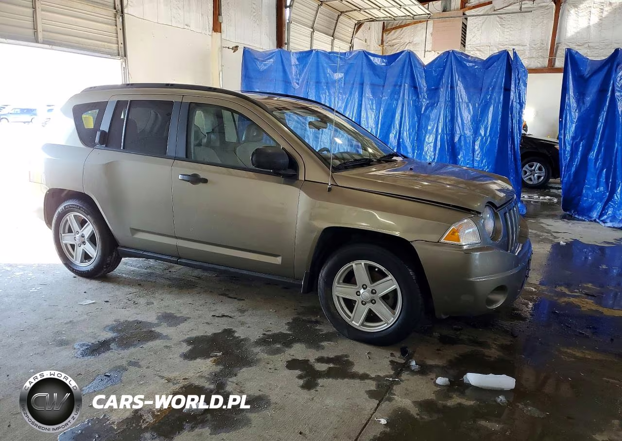 2010 Jeep Compass VIN:1J8FT47W07D204313 - 4