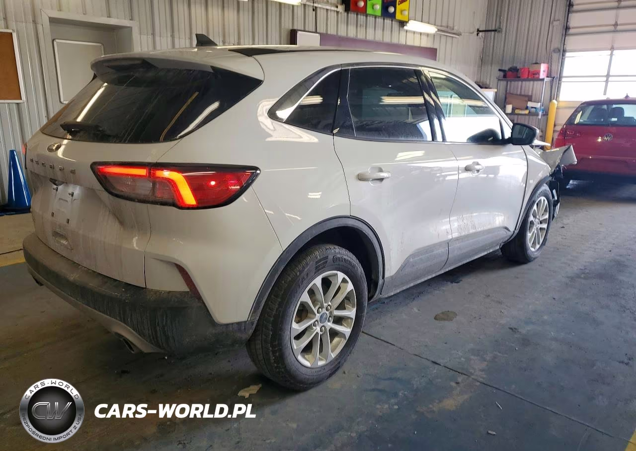 2022 Ford Escape Se VIN:1FMCU9BZXNUA61658 - 3