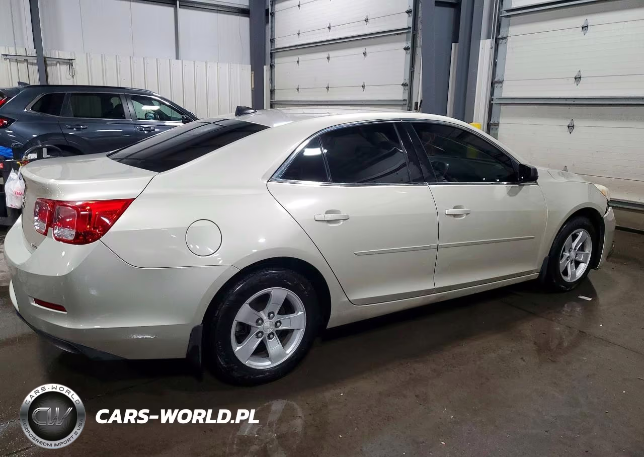 2013 Chevrolet Malibu Ls VIN:1G11B5SA0DF267281 - 3