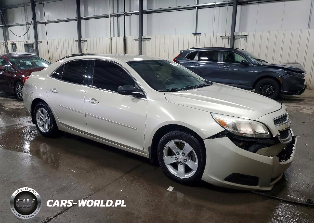 2013 Chevrolet Malibu Ls VIN:1G11B5SA0DF267281 - 4