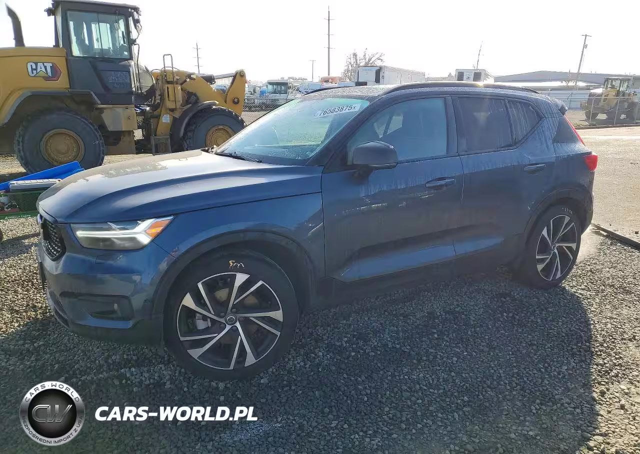 2022 Volvo Xc40 T5 R-Design