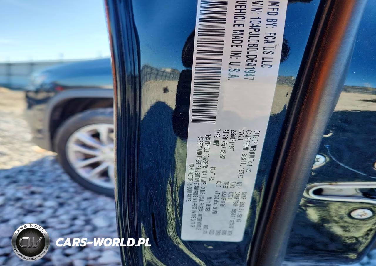 2020 Jeep Cherokee Latitude VIN:1C4PJLCB0LD641947 - 13
