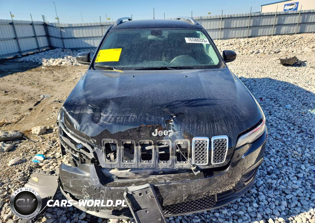 2020 Jeep Cherokee Latitude VIN:1C4PJLCB0LD641947 - 5