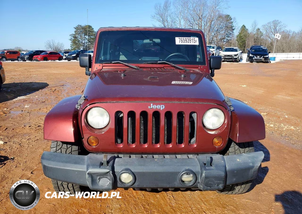 2008 Jeep Wrangler Unlimited Sahara VIN:1J4GB59108L589329 - 5
