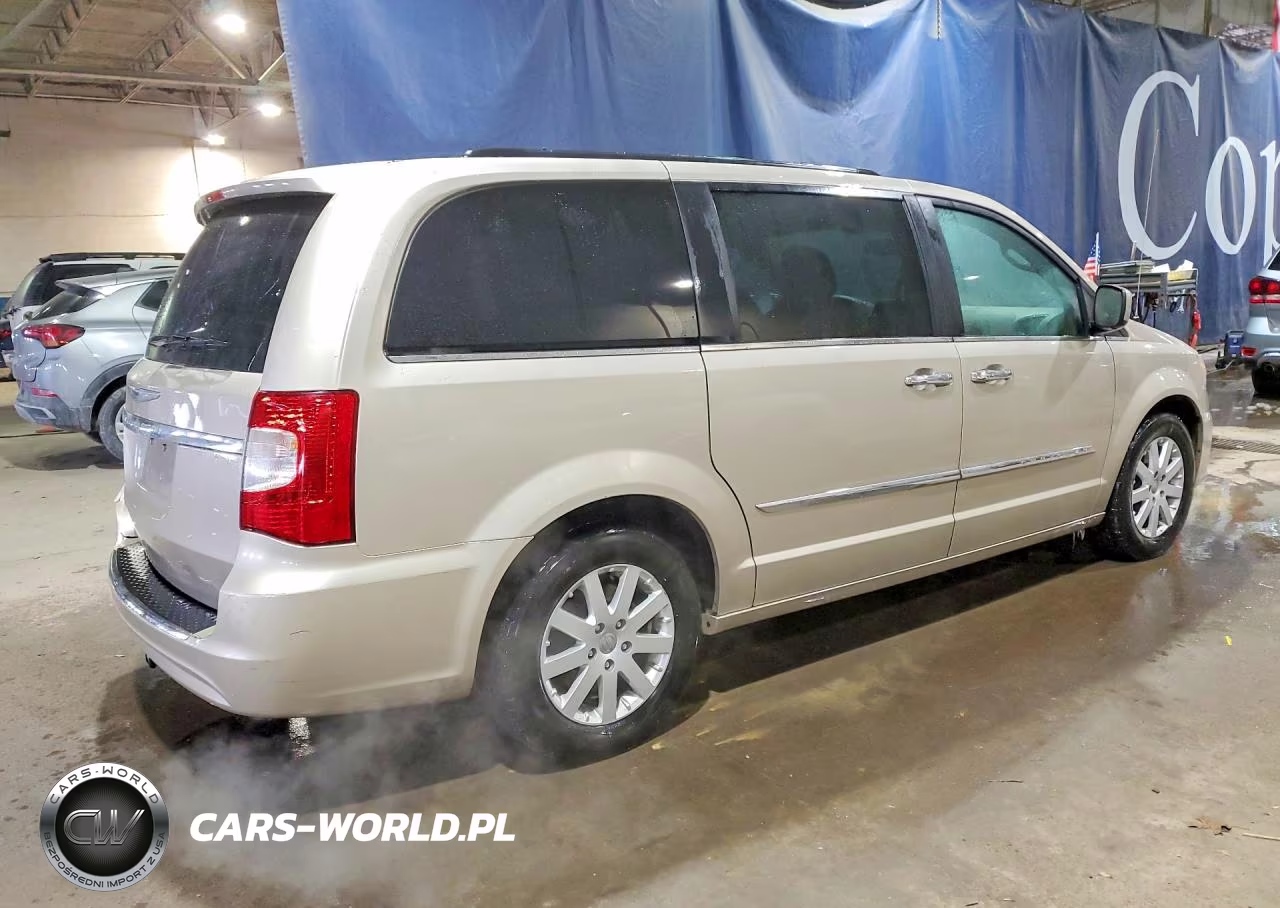 2014 Chrysler Town & Country Touring VIN:2C4RC1BG3ER423666 - 3