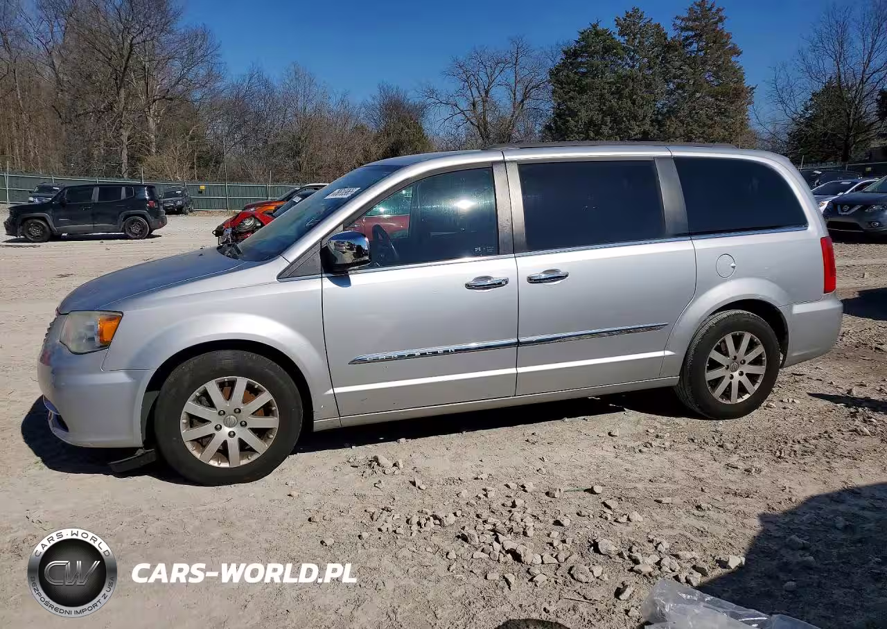 2012 Chrysler Town & Country Touring L