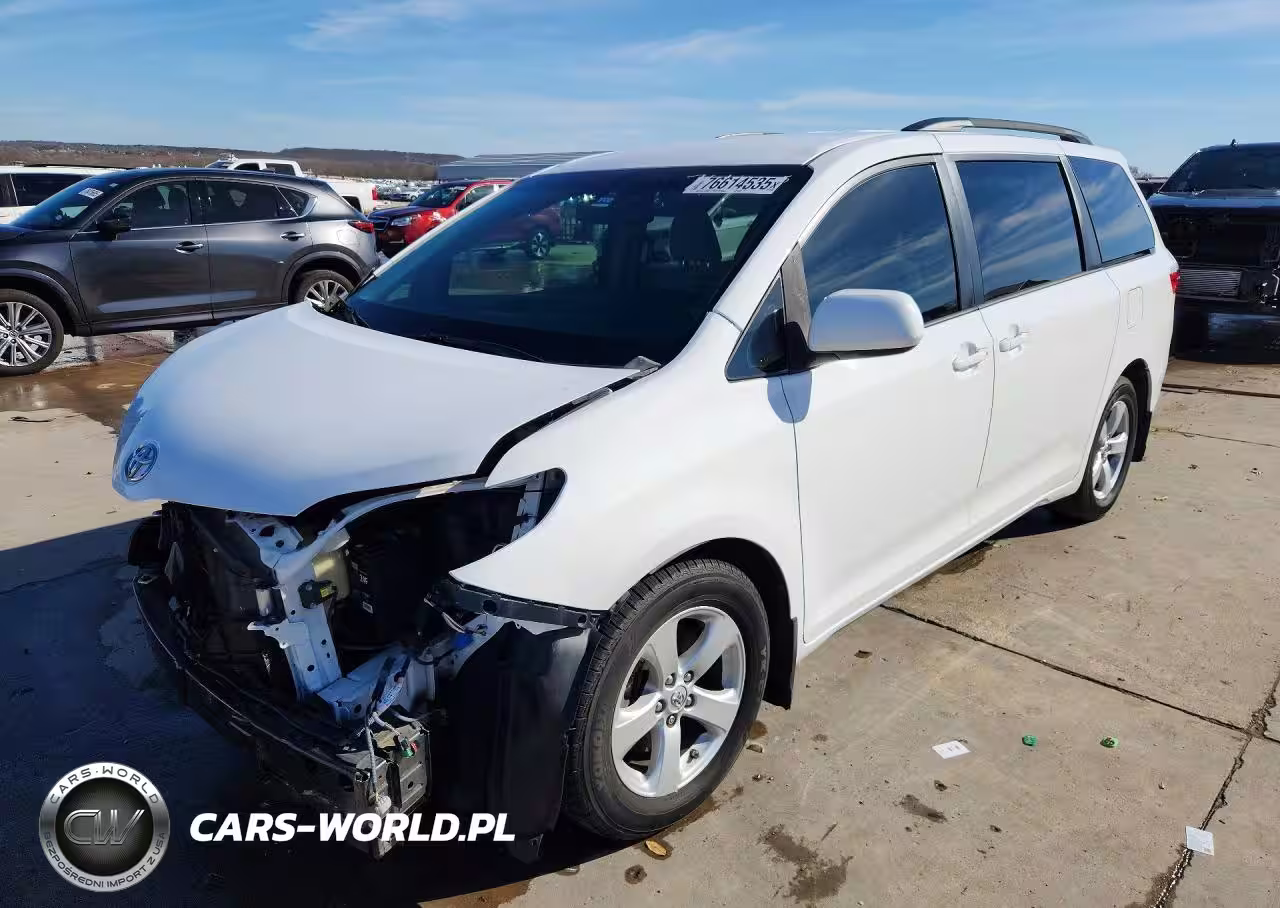 2015 Toyota Sienna Le 8-Passenger