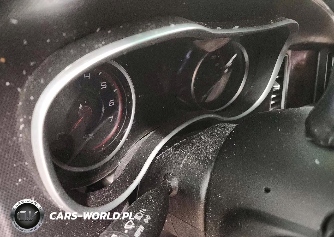 2018 Dodge Charger R VIN:2C3CDXCTXJH133575 - 9
