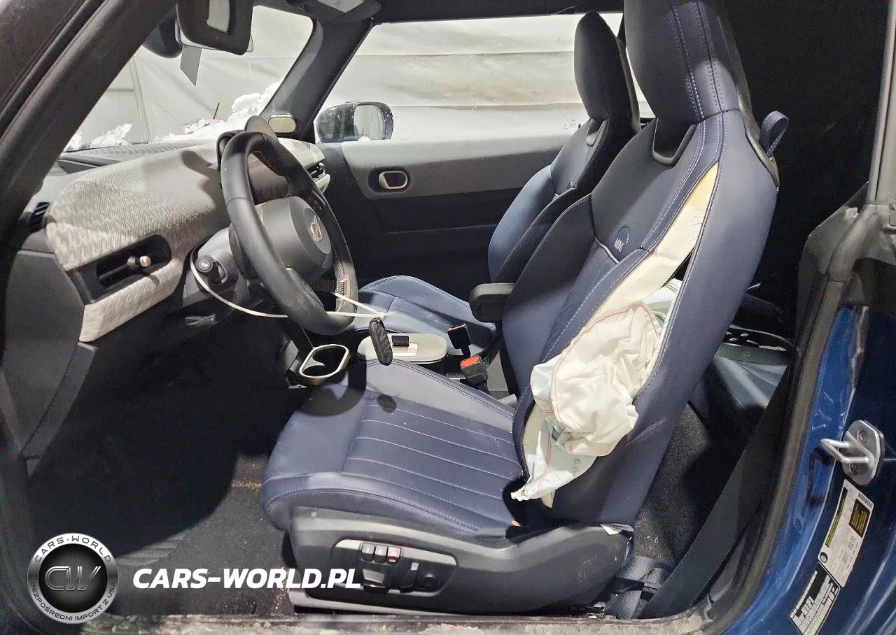 2025 Mini Cooper S VIN:WMW23GX09S2X48586 - 7