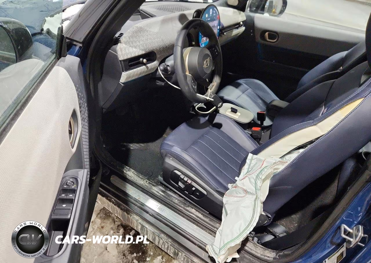 2025 Mini Cooper S VIN:WMW23GX09S2X48586 - 8