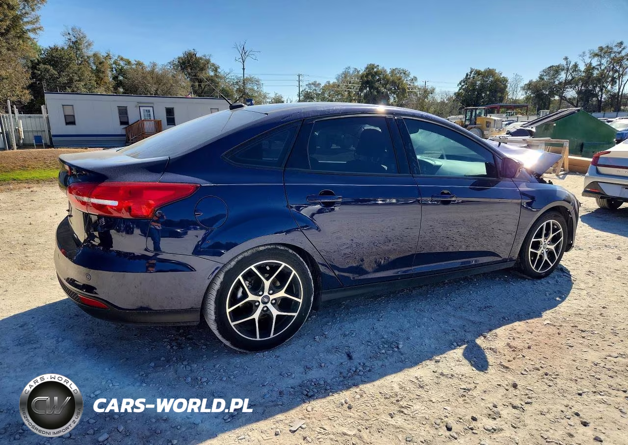 2017 Ford Focus Sel VIN:1FADP3H28HL322972 - 3