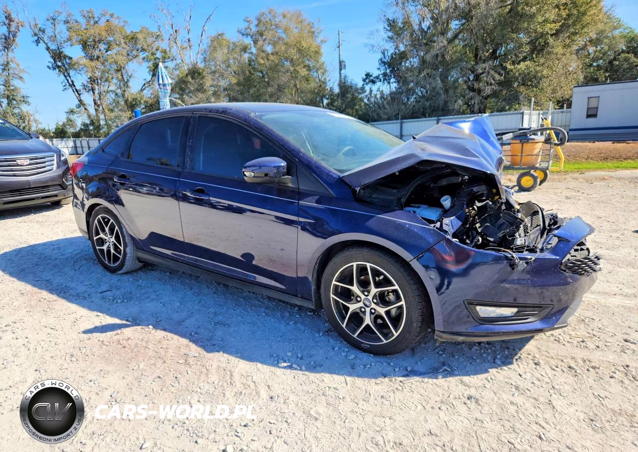 2017 Ford Focus Sel VIN:1FADP3H28HL322972 - 4