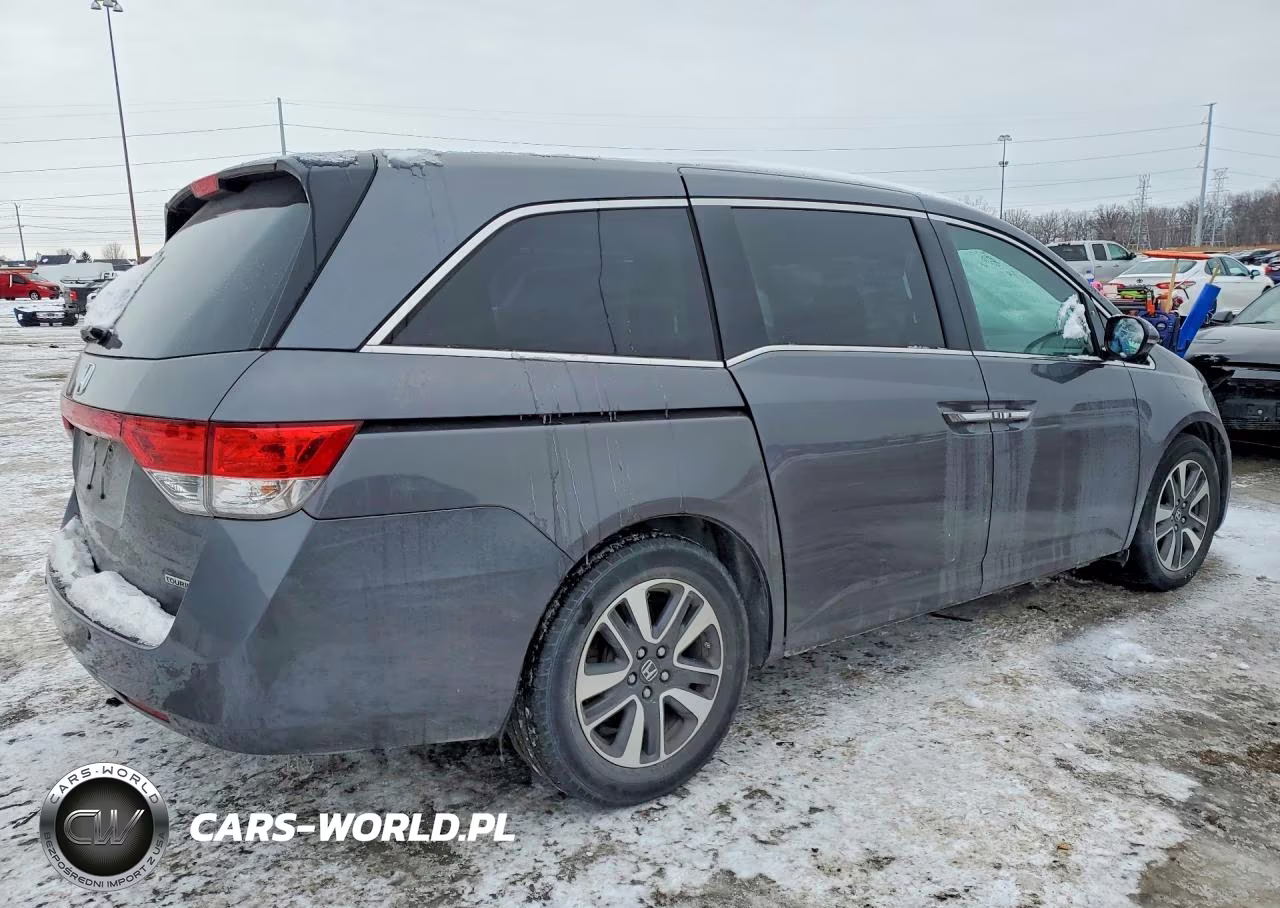 2017 Honda Odyssey Touring VIN:5FNRL5H91HB016137 - 3