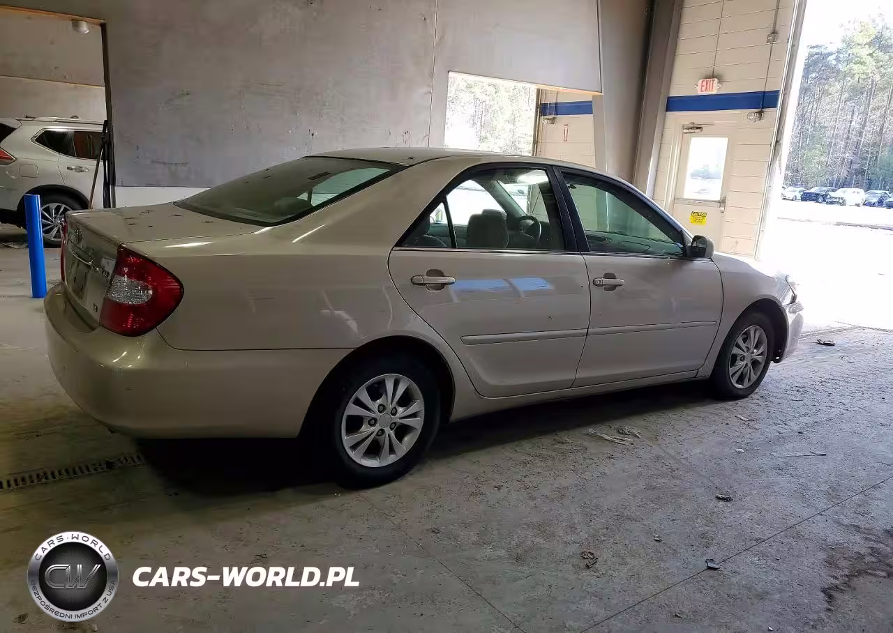 2004 Toyota Camry Le VIN:4T1BF30K64U585414 - 3
