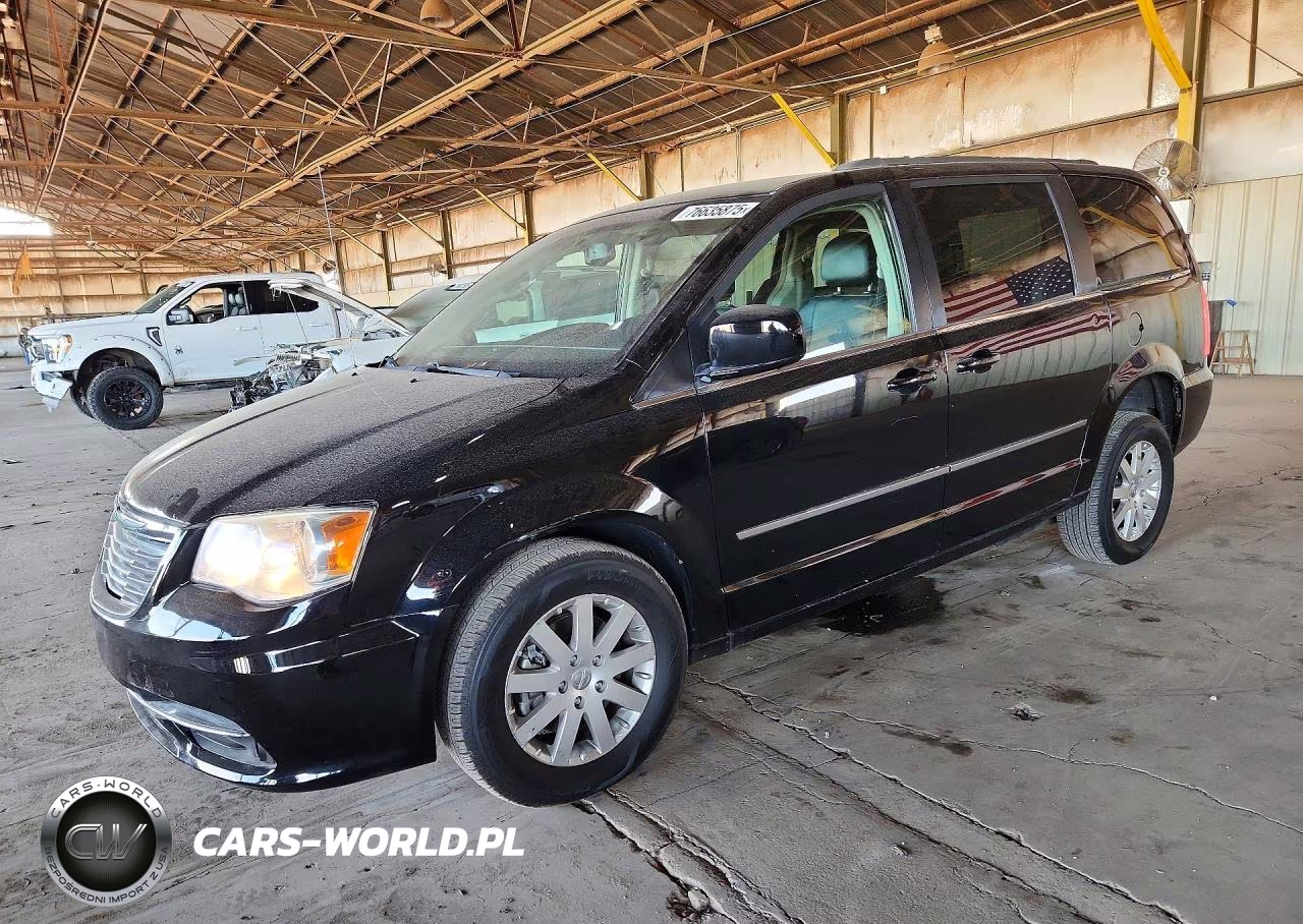 2016 Chrysler Town & Country Touring – zdjęcie 1 z 13
