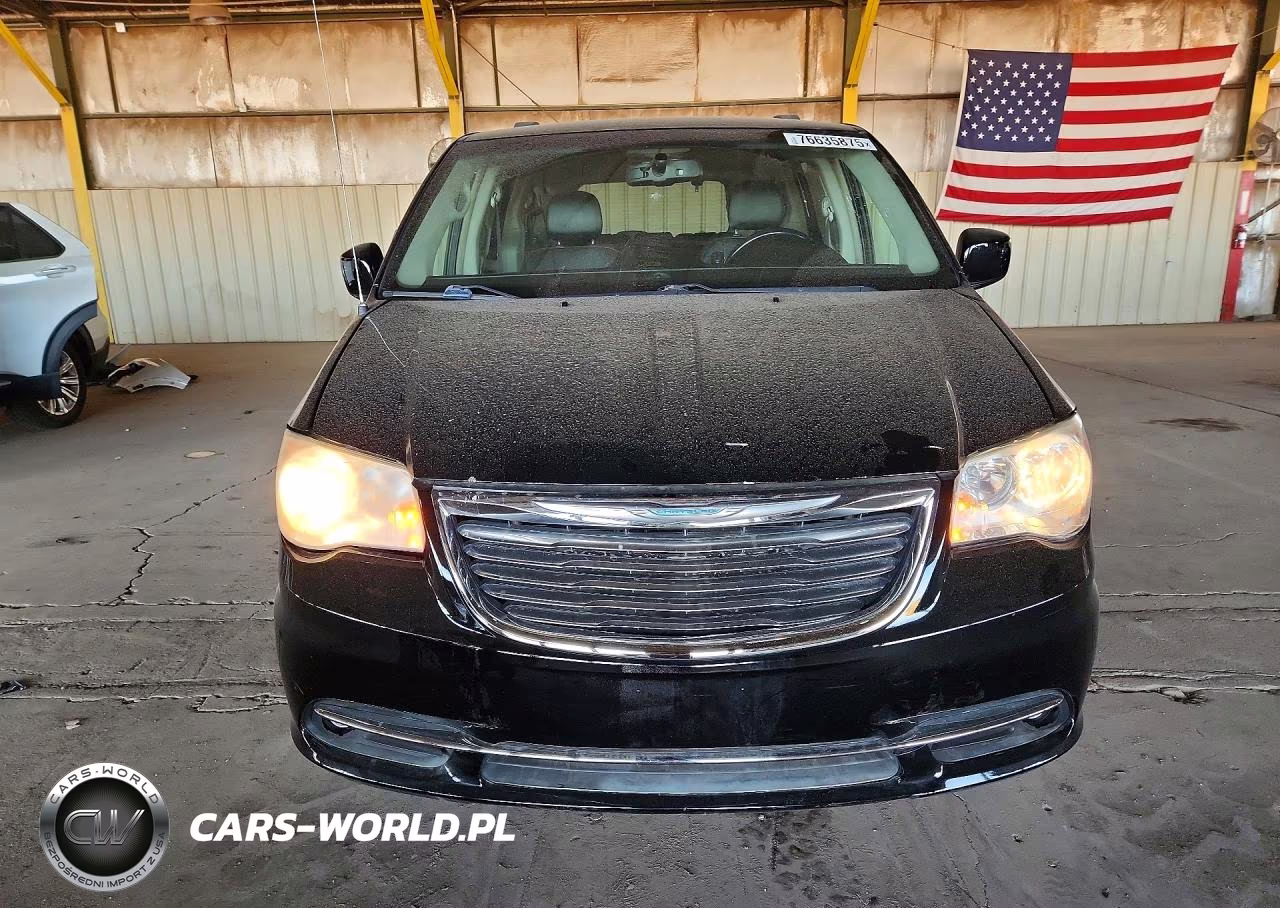 2016 Chrysler Town & Country Touring VIN:2C4RC1BG6GR229555 - 5