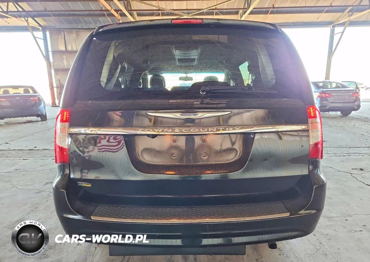 2016 Chrysler Town & Country Touring VIN:2C4RC1BG6GR229555 - 6