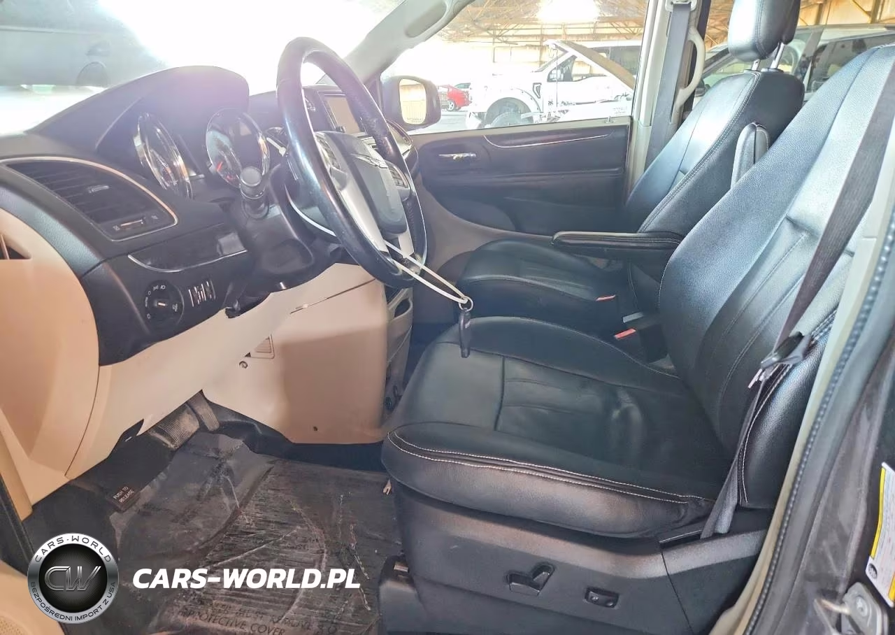 2016 Chrysler Town & Country Touring VIN:2C4RC1BG6GR229555 - 7