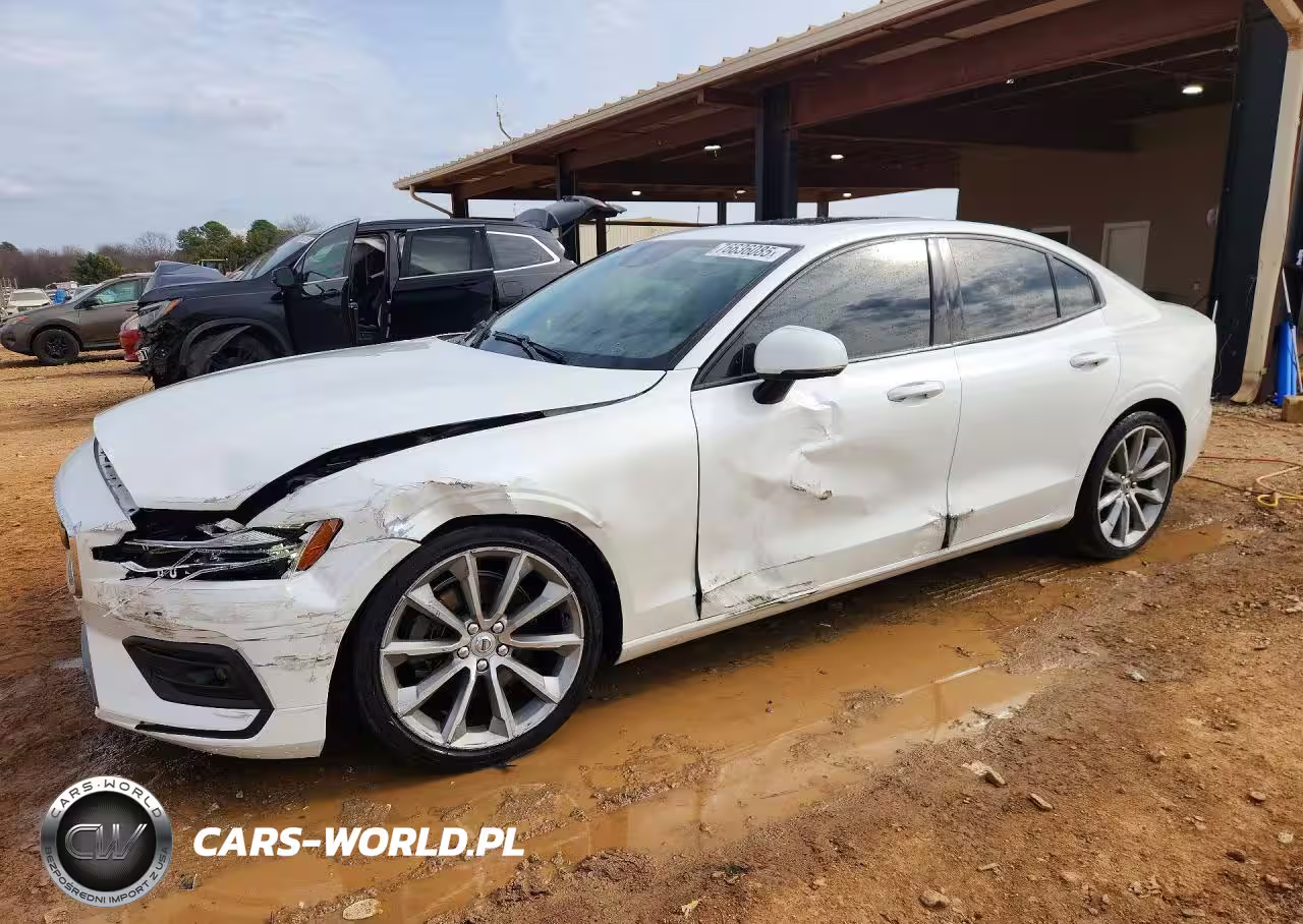2021 Volvo S60 T5 Momentum