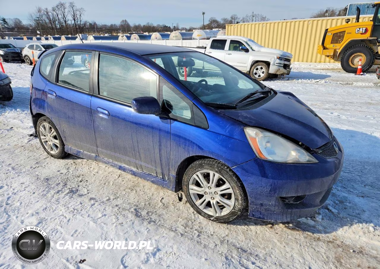 2011 Honda Fit Sport VIN:JHMGE8H54BC001148 - 4