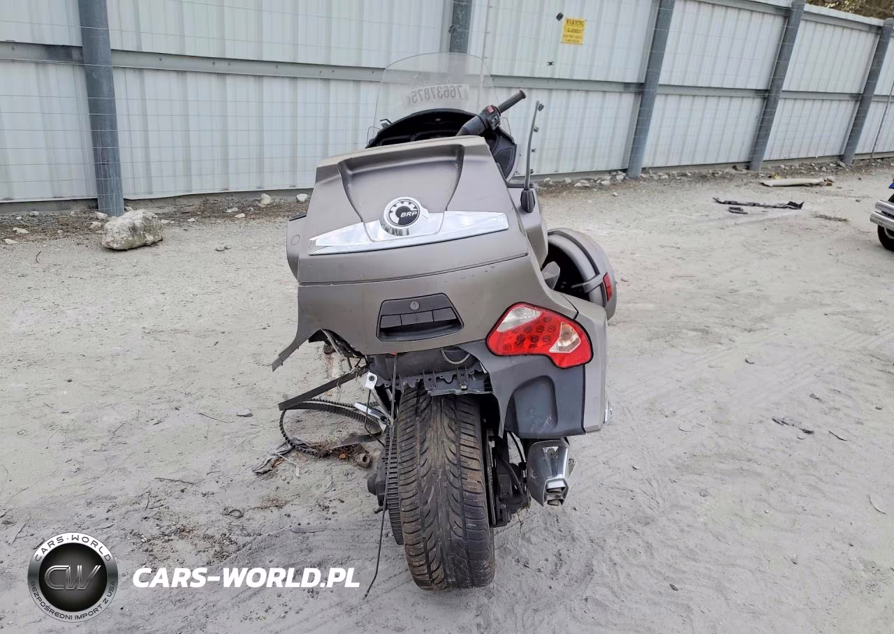2014 Can-Am Spyder Roadster Rt VIN:2BXNBDD12EV000158 - 4