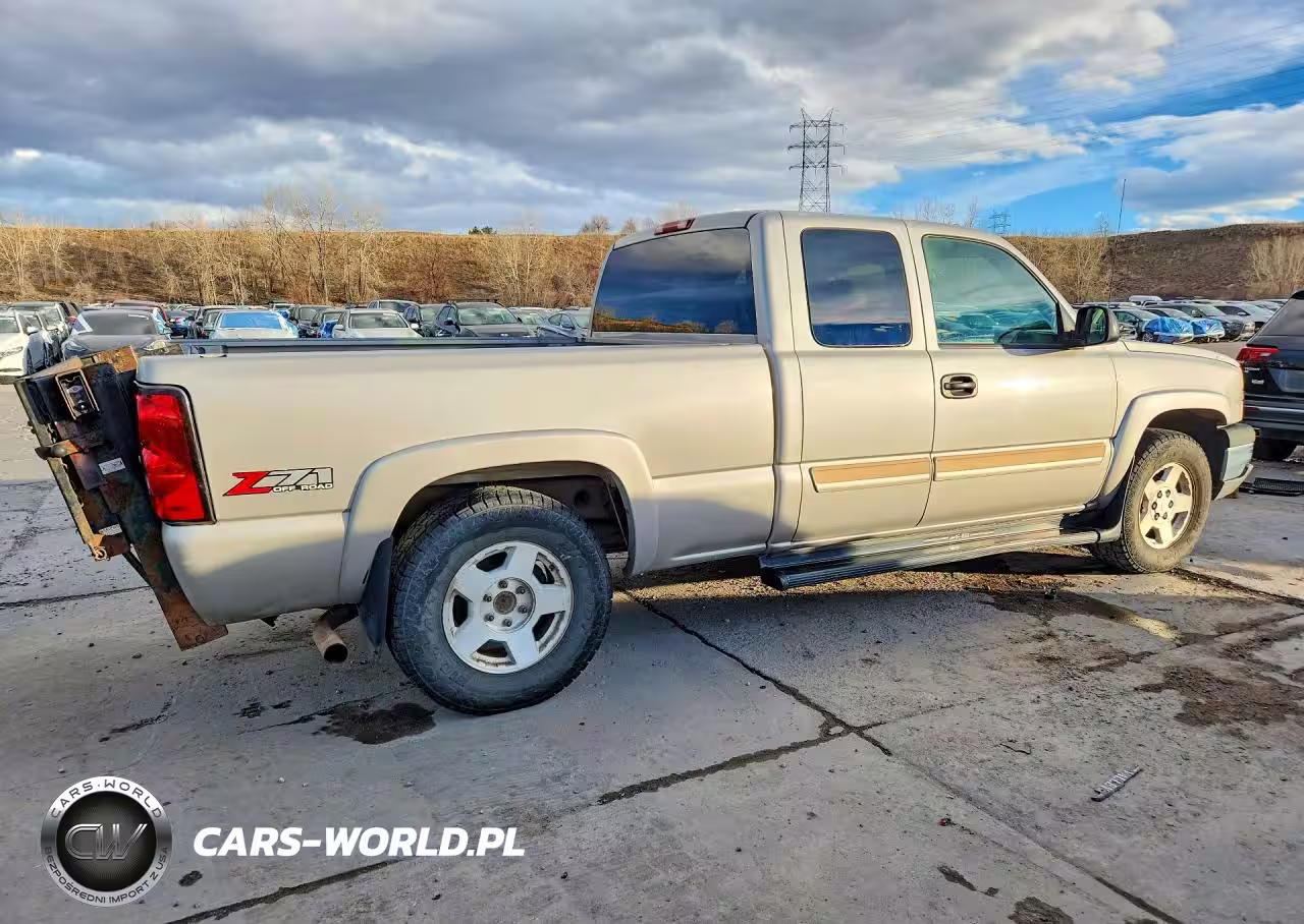 2004 Chevrolet Silverado K1500 VIN:1GCEK19TX4E154789 - 3