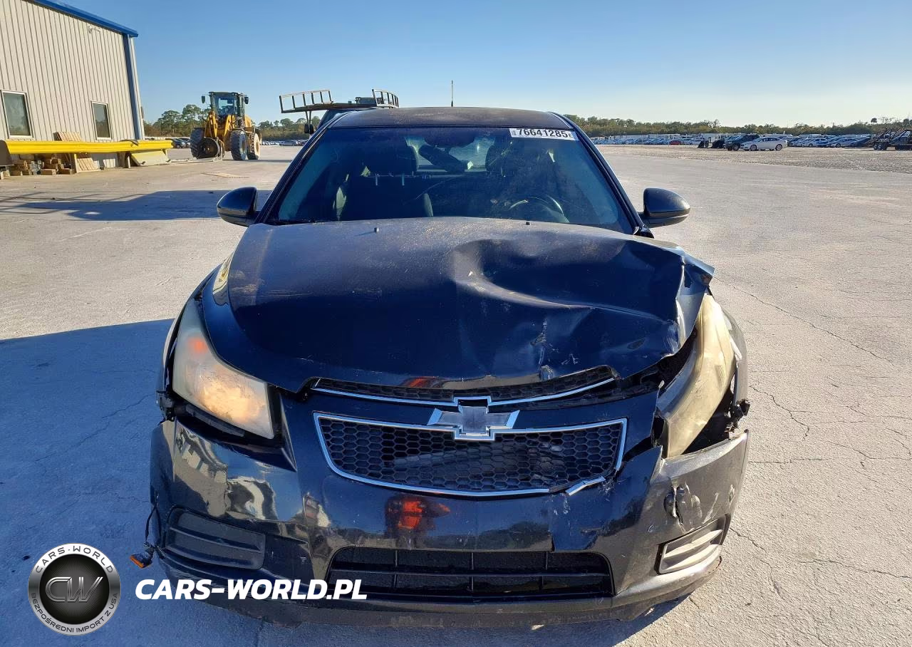 2014 Chevrolet Cruze Lt VIN:1G1PC5SB1E7273053 - 5