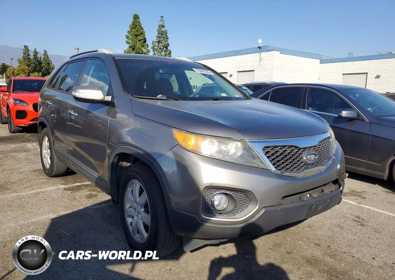 2013 Kia Sorento Lx VIN:5XYKT3A61DG313787 - 4