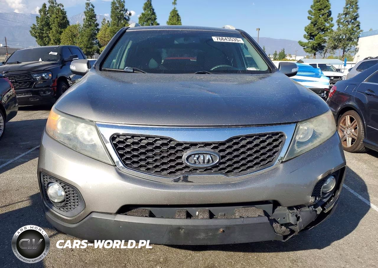 2013 Kia Sorento Lx VIN:5XYKT3A61DG313787 - 5