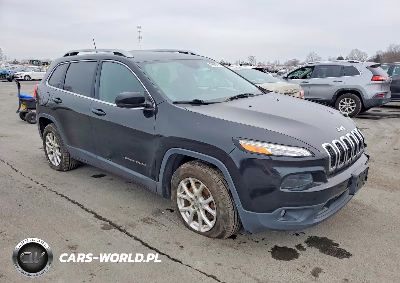2017 Jeep Cherokee Latitude VIN:1C4PJMCS8HW597116 - 4