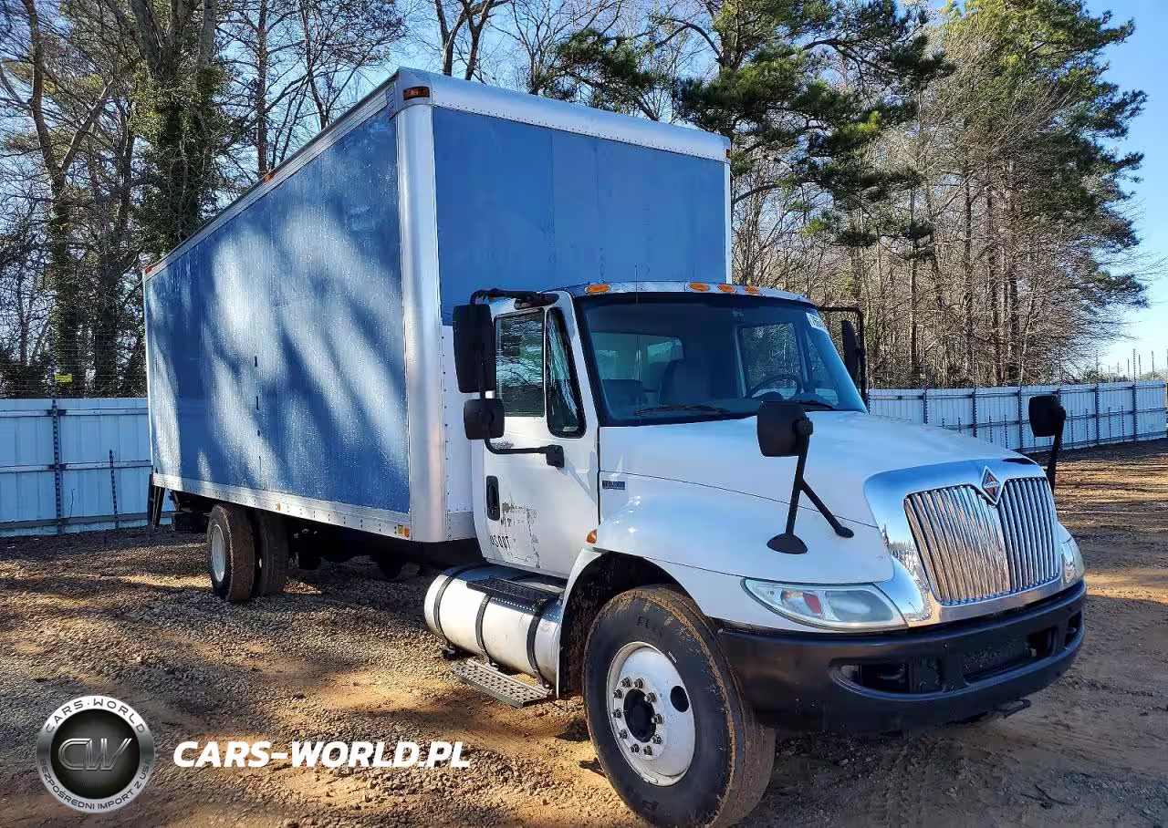 2014 International 4300 Box Truck