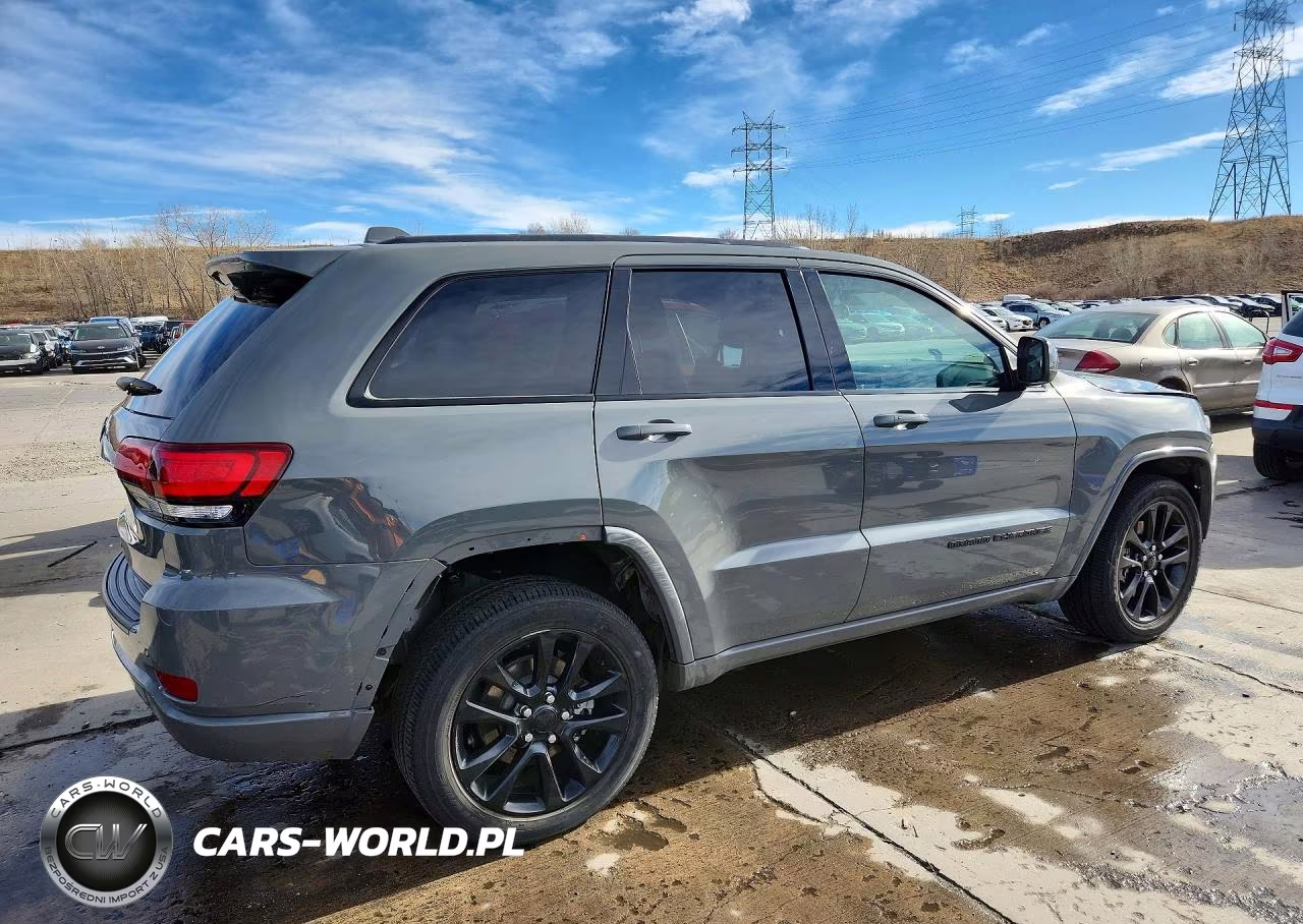 2021 Jeep Grand Cherokee Laredo VIN:1C4RJEAG0MC783869 - 3