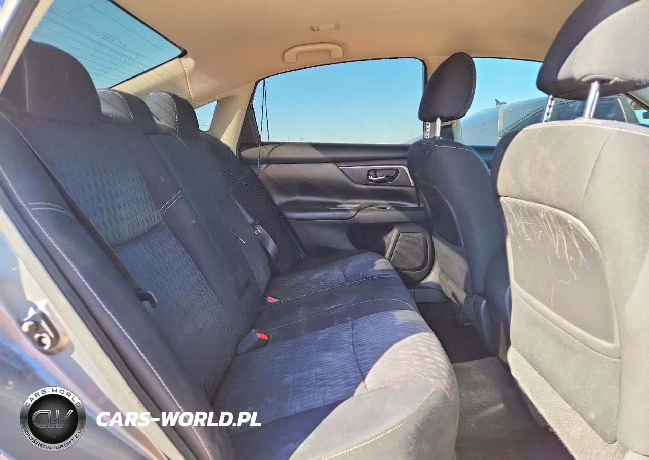 2018 Nissan Altima 2.5 VIN:1N4AL3AP8JC105576 - 10