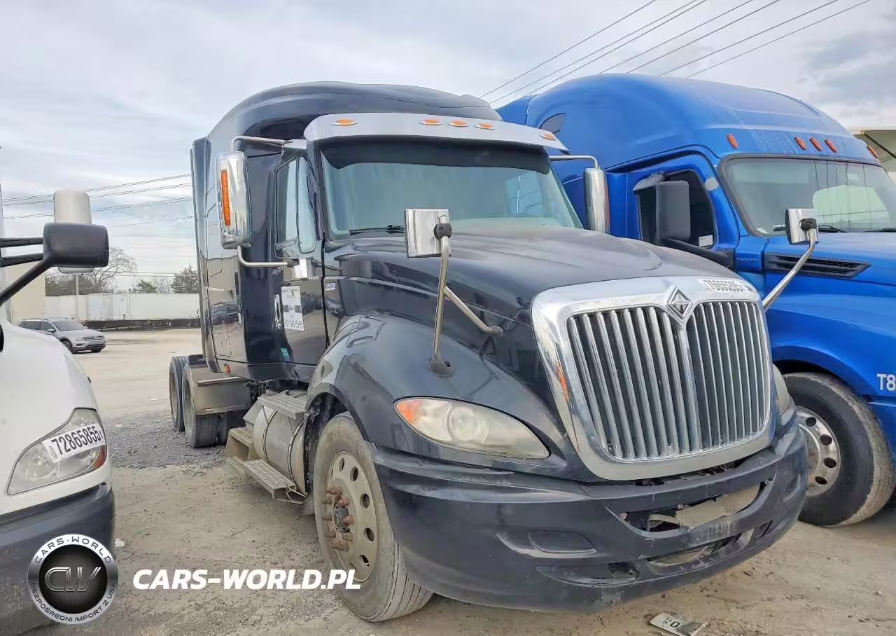 2013 International Prostar - Semi Truck