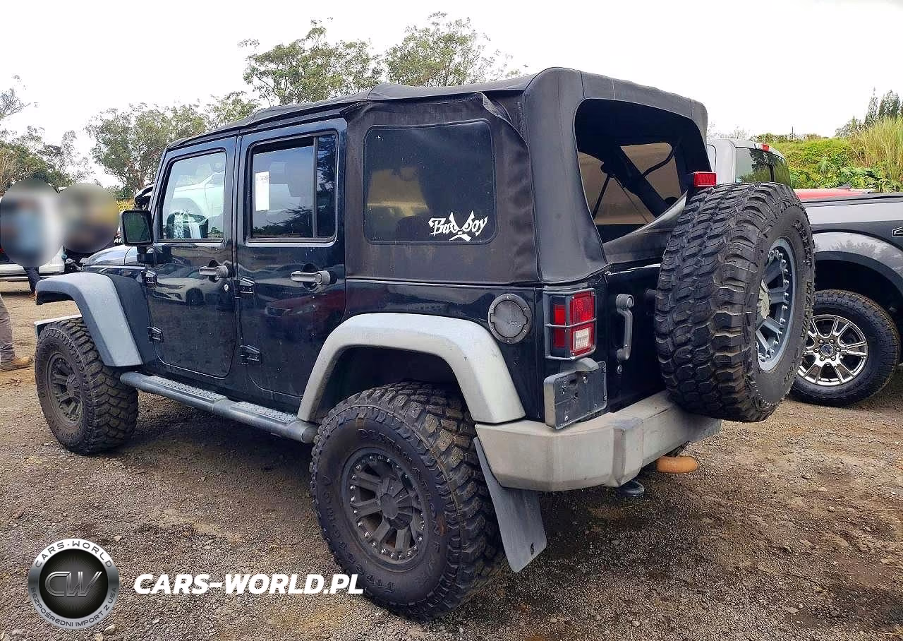 2010 Jeep Wrangler Unlimited Sport VIN:1J4BB3H17AL209585 - 2