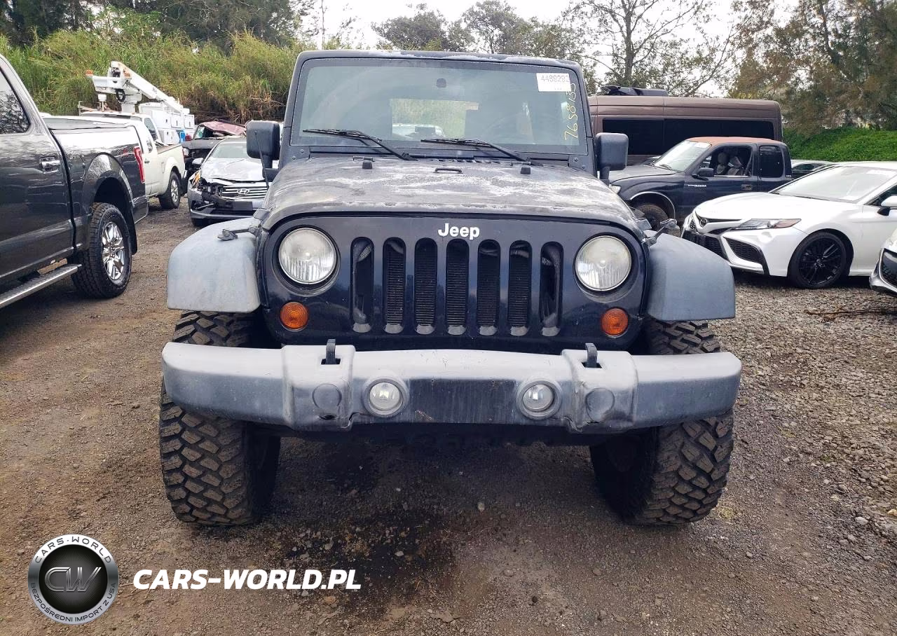 2010 Jeep Wrangler Unlimited Sport VIN:1J4BB3H17AL209585 - 5