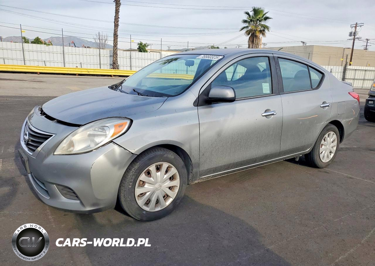 2013 Nissan Versa S