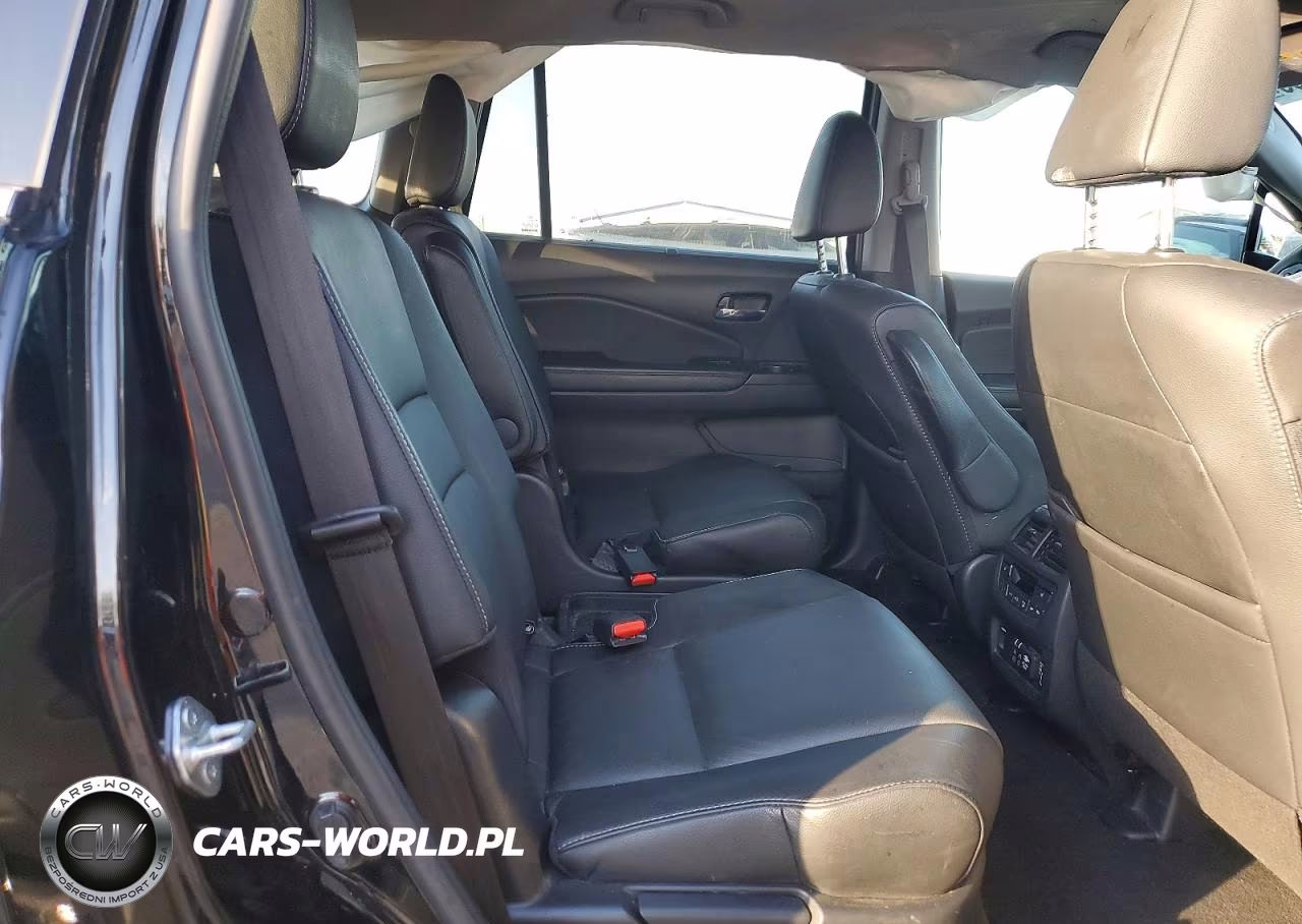 2022 Honda Pilot Touring VIN:5FNYF6H67NB025810 - 11