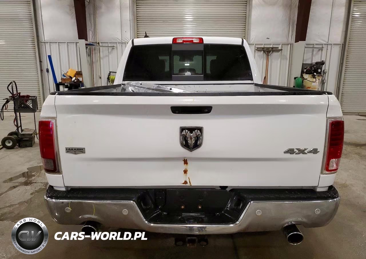 2015 Ram 1500 Laramie VIN:1C6RR7NT8FS739310 - 6