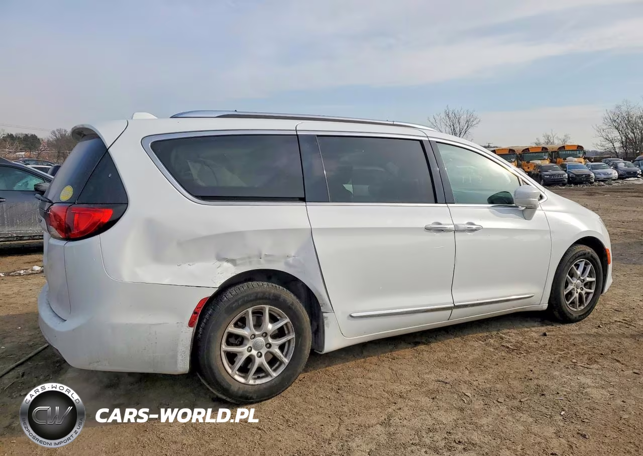 2020 Chrysler Pacifica Touring L VIN:2C4RC1BG3LR142979 - 3
