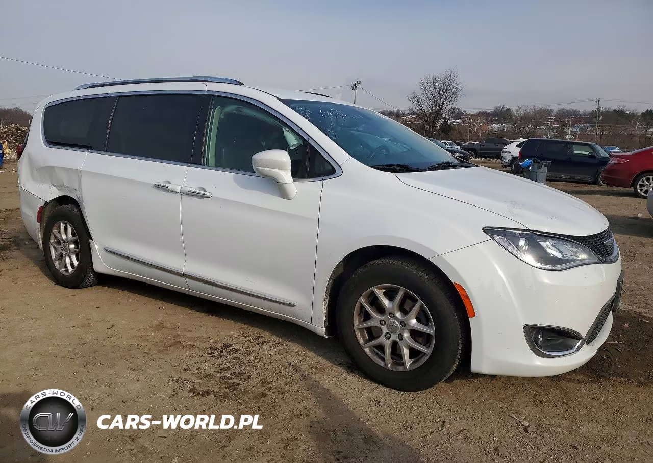 2020 Chrysler Pacifica Touring L VIN:2C4RC1BG3LR142979 - 4