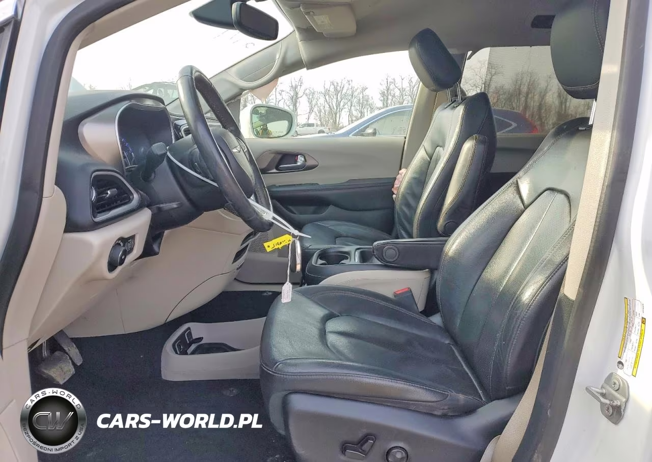 2020 Chrysler Pacifica Touring L VIN:2C4RC1BG3LR142979 - 7