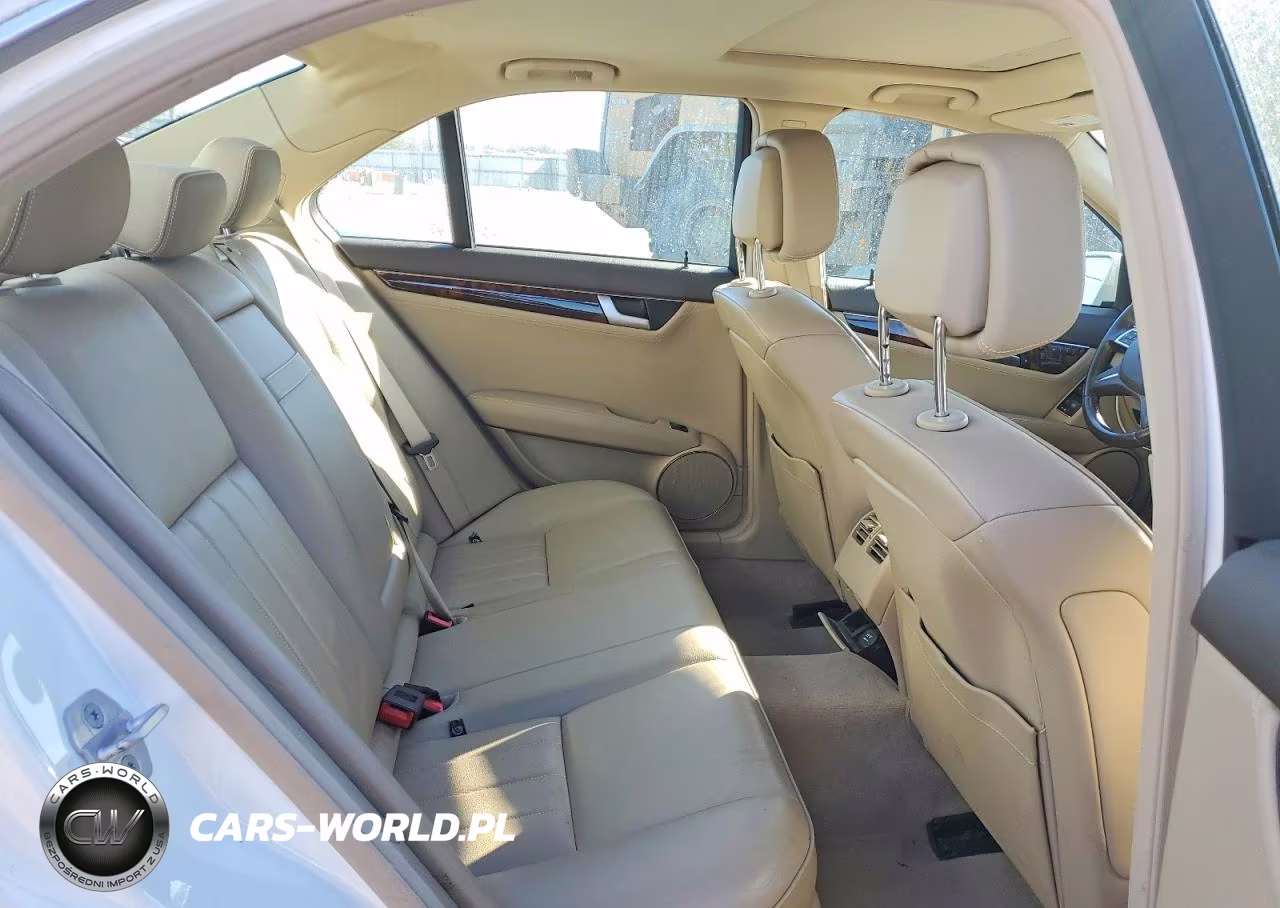2012 Mercedes-Benz C 300 4Matic VIN:WDDGF8BB1CA601741 - 10