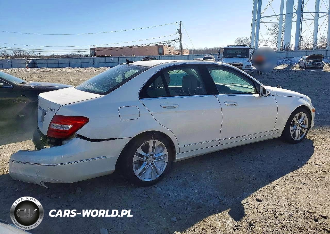 2012 Mercedes-Benz C 300 4Matic VIN:WDDGF8BB1CA601741 - 3