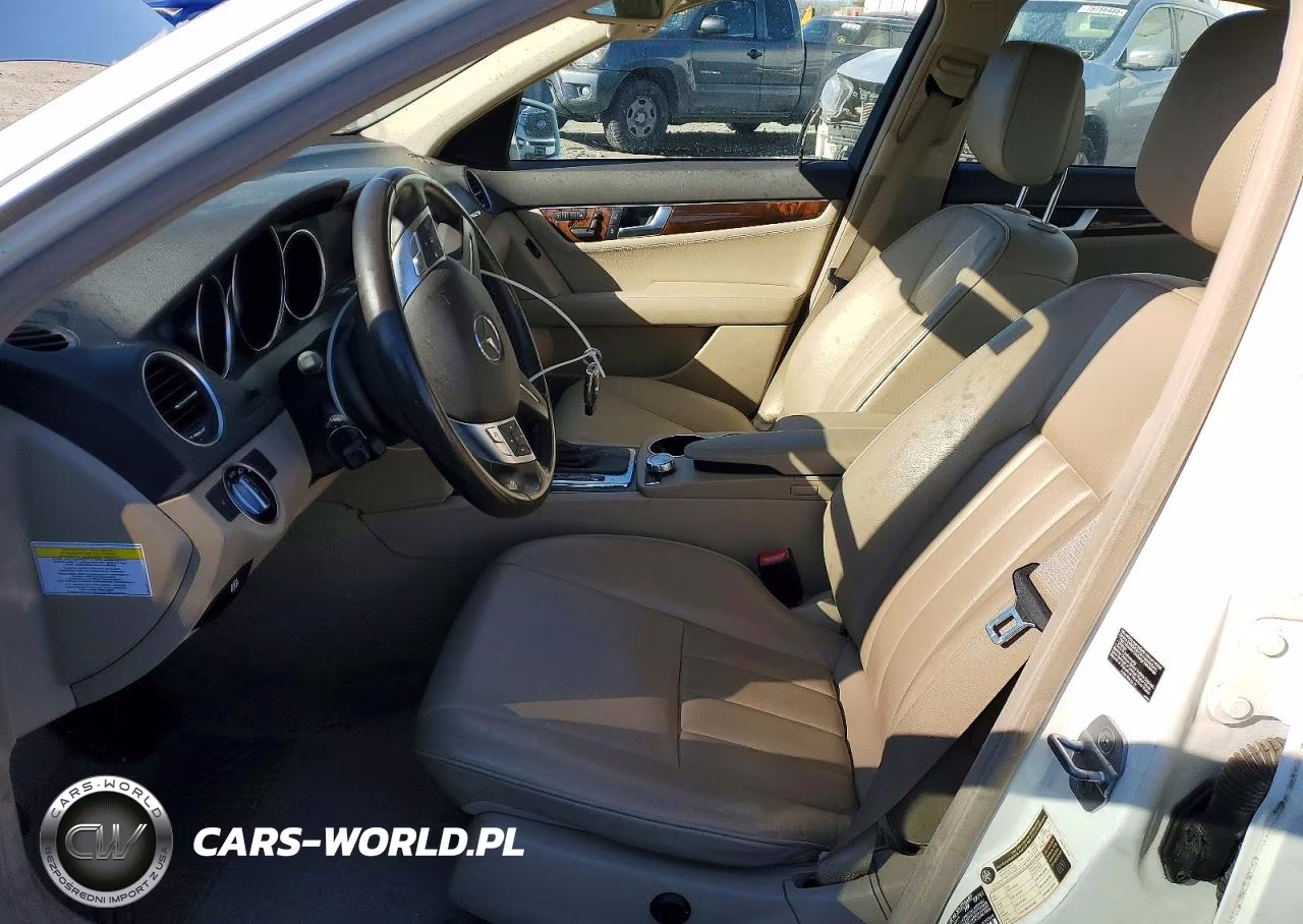 2012 Mercedes-Benz C 300 4Matic VIN:WDDGF8BB1CA601741 - 7
