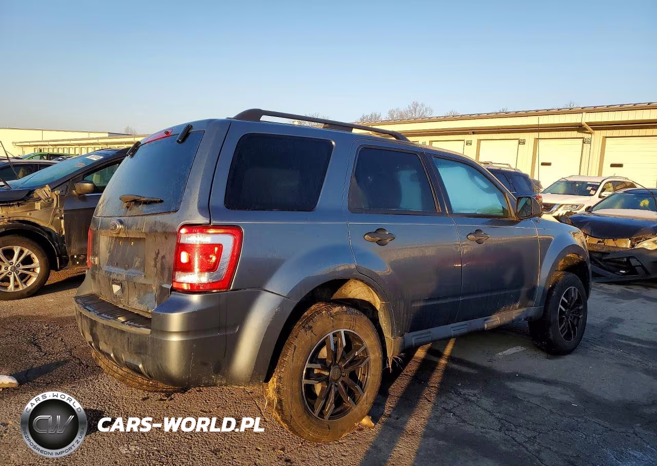 2010 Ford Escape Xlt VIN:1FMCU9D77AKC44825 - 3
