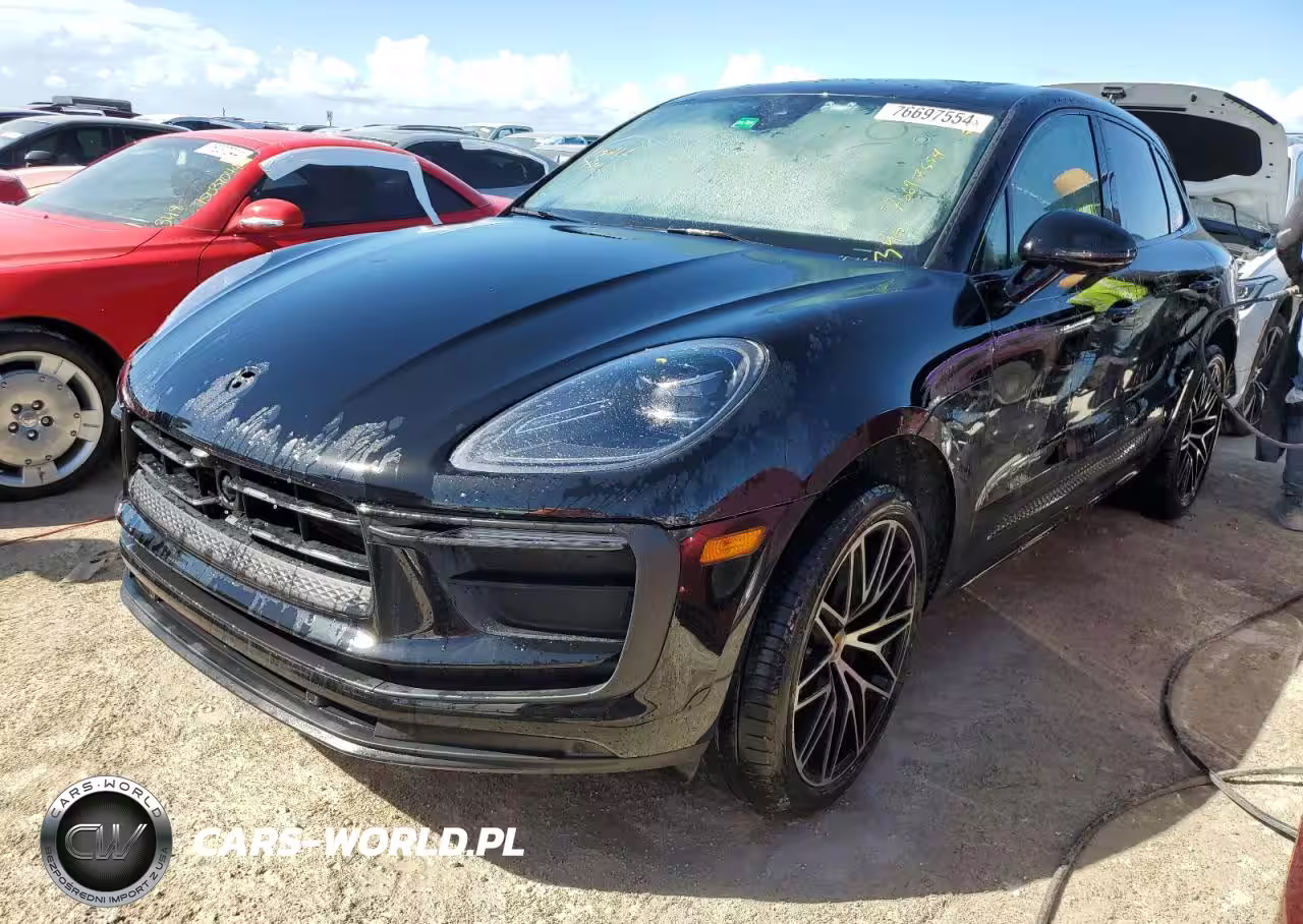 2023 Porsche Macan Base