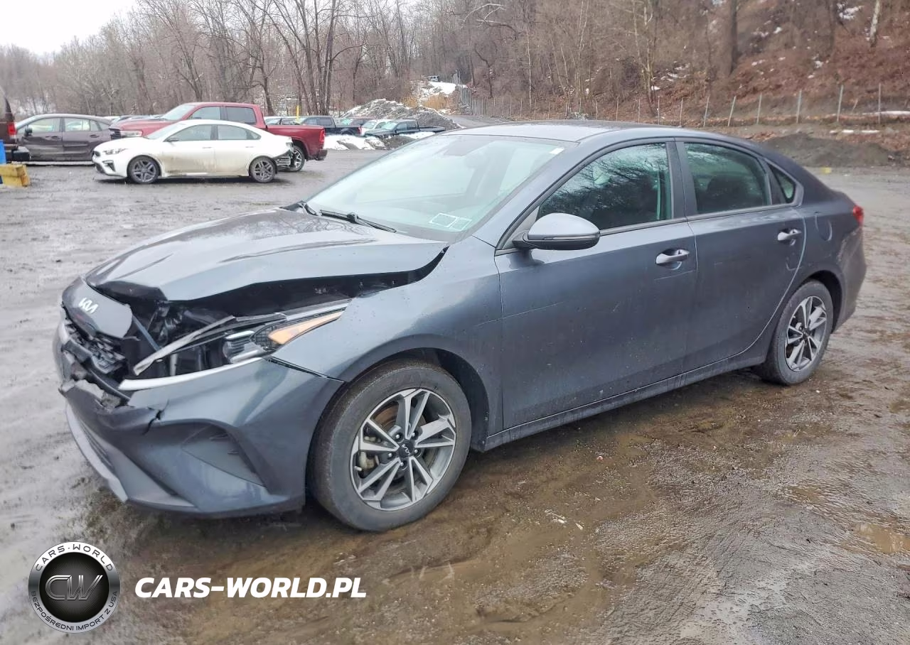 2023 Kia Forte Lxs – zdjęcie 1 z 12