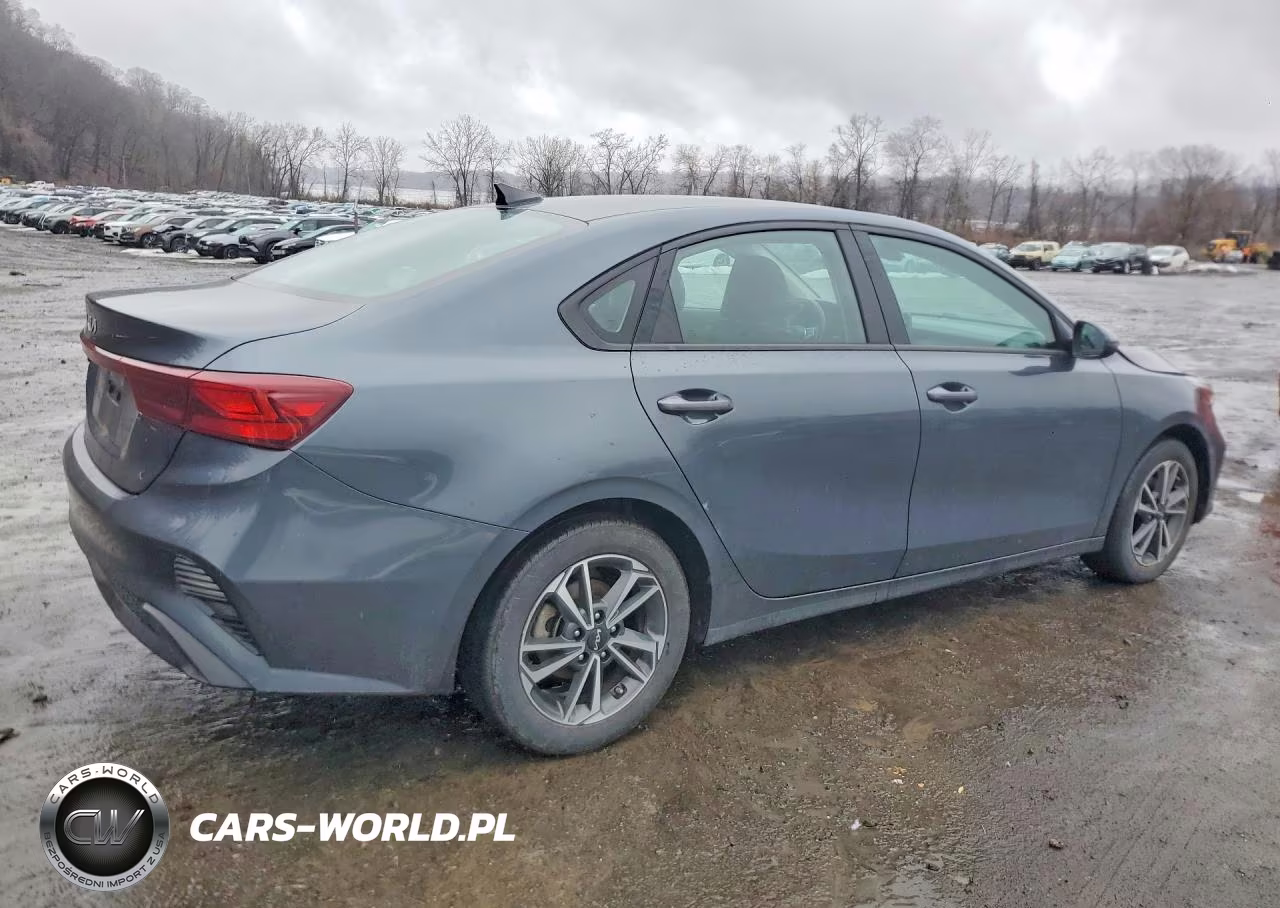 2023 Kia Forte Lxs VIN:3KPF24AD3PE571187 - 3