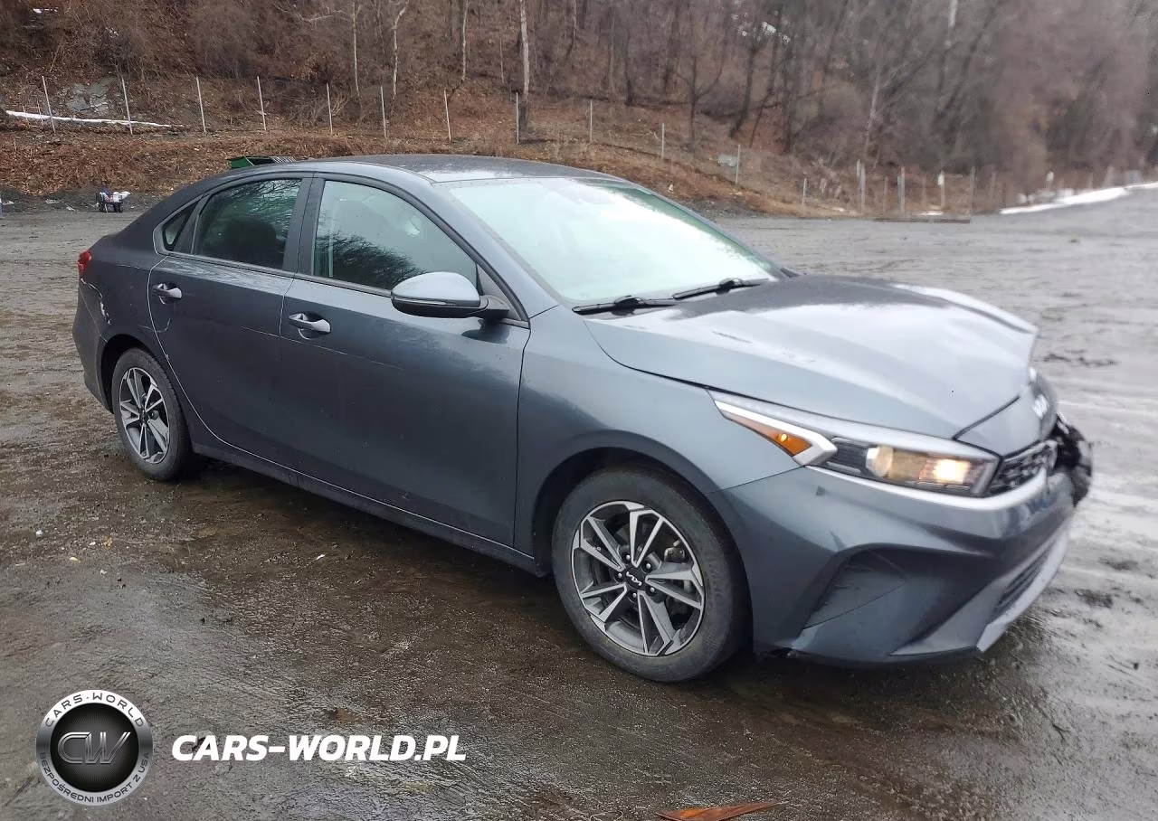2023 Kia Forte Lxs VIN:3KPF24AD3PE571187 - 4